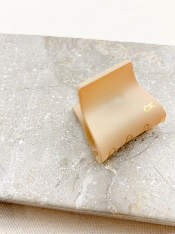 Chelsea King French Oval Mini Claw - Matte Cream